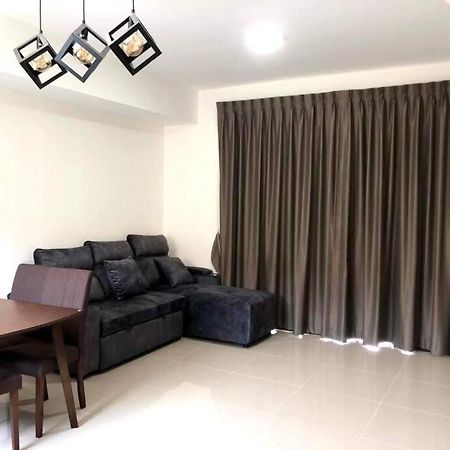 Appartamento Pleno Srinakarin House Complex Samut Prakan Esterno foto