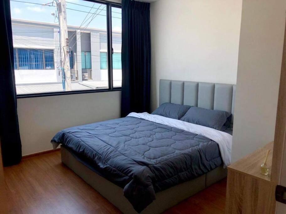 Appartamento Pleno Srinakarin House Complex Samut Prakan Esterno foto